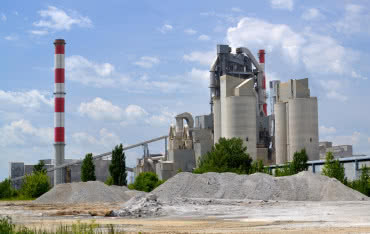 Cement z Ukrainy zalał rynek: zagrożenie dla polskich cementowni
